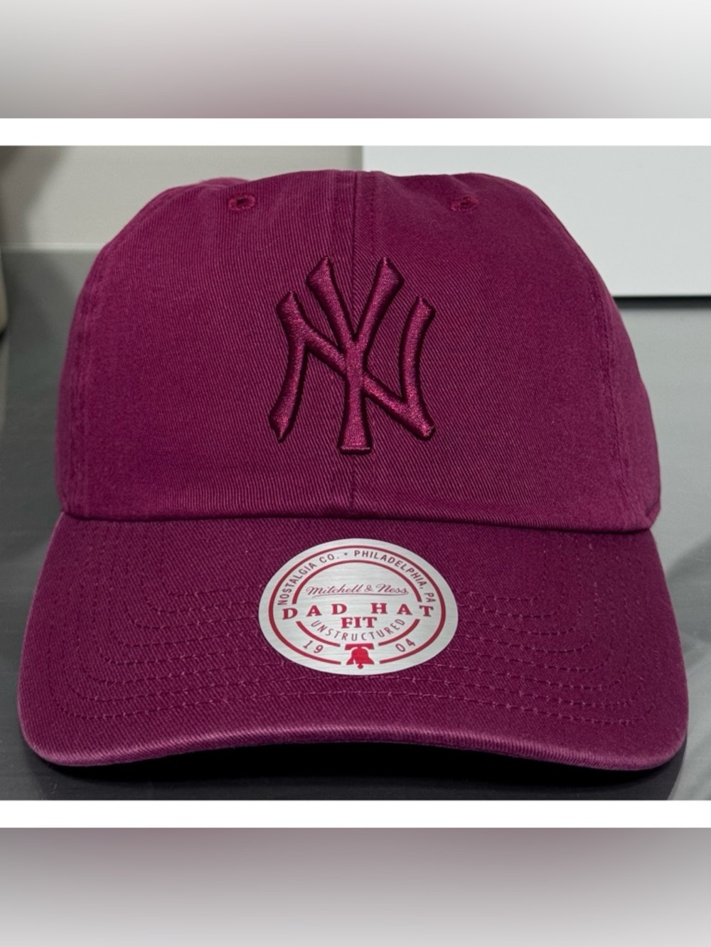 Mitchell & Ness MLB NY Yankees Tonal‎ Logo Dad Hat, MAROON